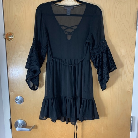 Band Of Gypsies Boho Bell Sleeve Ruffled Dress - Picture 3 of 12